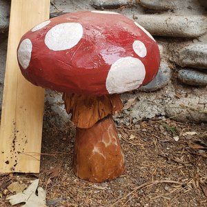 New! Chainsaw Carved Mushroom